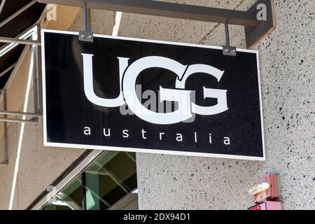 uggs store