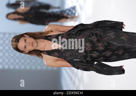 A model walks the runway during the Chalayan show as part of the Paris Fashion Week Womenswear Spring/Summer 2015 on September 26, 2014 in Paris, France. Photo by Alain Gil-Gonzalez/ABACAPRESS.COM Stock Photo