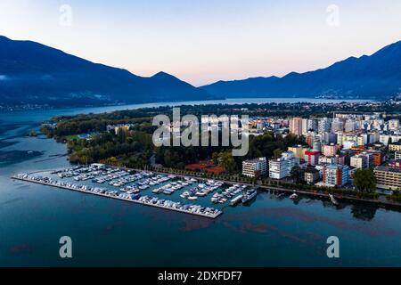 Luftaufnahme am Morgen , Schweiz, Tessin, Locarno, Lago Maggiore Stock Photo