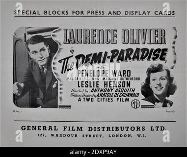 LAURENCE OLIVIER and PENELOPE DUDLEY - WARD in THE DEMI-PARADISE 1943 director ANTHONY ASQUITH writer / producer ANATOLE DE GRUNWALD Two Cities Films / General Film Distributors (GFD) Stock Photo