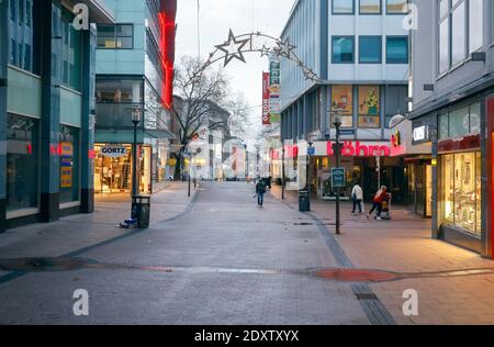 Essen, Ruhr area, North Rhine-Westphalia, Germany - Essen city center in times of Corona crisis during the second lockdown on the day before Christmas Stock Photo