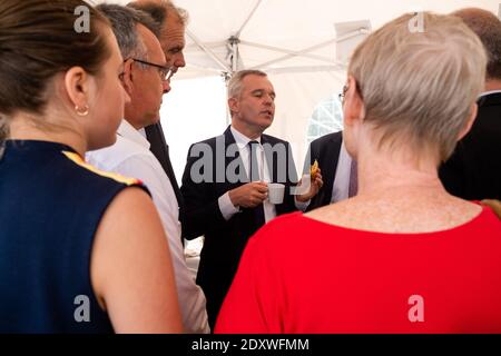 FRA - FRANCOIS DE RUGY EN BRETAGNE François de Rugy, ministre d’État, ministre de la Transition écologique et solidaire, inaugure et visite la central Stock Photo