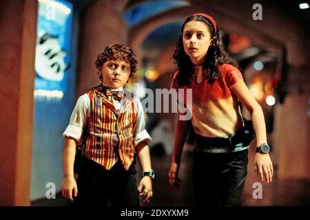 SPY KIDS 2001 Troublemaker Studios production with Daryl Sabara and Alexa Vega Stock Photo