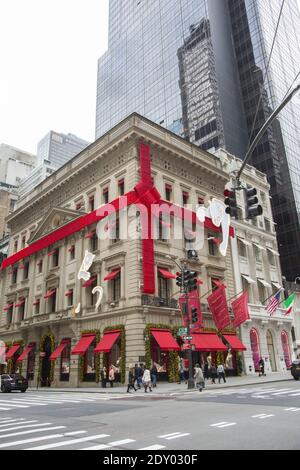 Christmas cartier fifth avenue manhattan hi-res stock photography and  images - Alamy