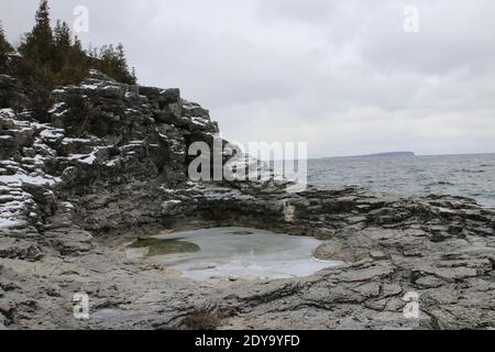 Tobermory Ontario, Bruce Peninsula frozen over in the winter Stock Photo