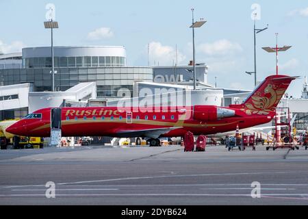 Bombardier crj 100 hi-res stock photography and images - Alamy