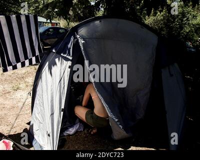 FRA - SOCIETY - 'IF YOU SAW US'  Été 2016, des jeunes bretons passent une semaine de vacance en camping à Mimizan. FRA - SOCIETE - 'SI L'ON NOUS VOYAI Stock Photo