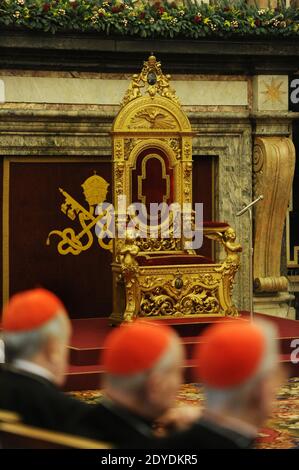 The Pope's throne at the Vatican on December 2012 . Photo by Eric ...