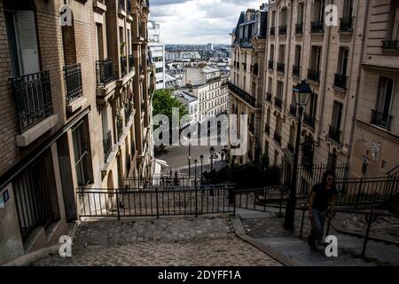 FRA - PARIS AT RANDOM. Picture of the city of Paris on a daily basis. FRA - PARIS AU HASARD. Image de la ville de Paris au quotidien. Stock Photo