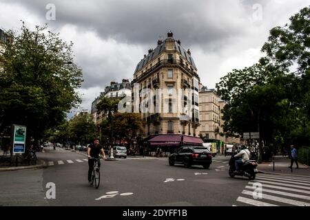 FRA - PARIS AT RANDOM. Picture of the city of Paris on a daily basis. FRA - PARIS AU HASARD. Image de la ville de Paris au quotidien. Stock Photo