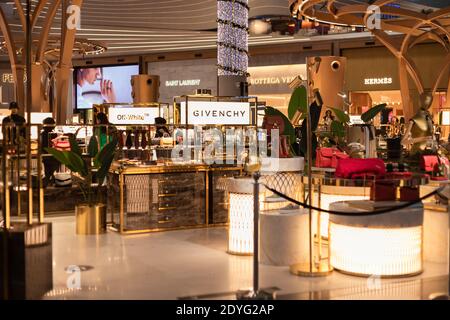 GIVENCHY Store Interior Design @ Avenue Montaigne in Paris, France