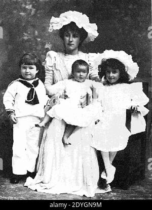 Lady Dudley and children 1898. Stock Photo