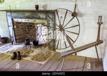 Alabama Hillsboro Pond Spring General Joe Wheeler Plantation,inside interior house slave quarters spinning wheel fireplace, Stock Photo