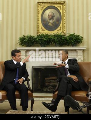 U.S. President Barack Obama (R) meets with President Ollanta Humala of Peru in the Oval Office of the White House in Washington, DC, USA on June 11, 2013. Photo by Yuri Gripas/Pool/ABACAPRESS.COM Stock Photo