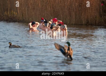 Warsaw, Mazovian, Poland. 27th Dec, 2020. Post Christmas Winter Swimming in Lake Czerniakowskie.in the picture: Credit: Hubert Mathis/ZUMA Wire/Alamy Live News Stock Photo