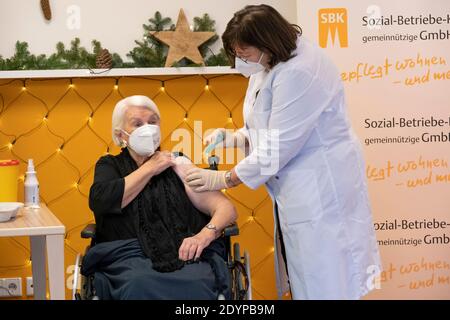 Gertrud Vogel,(92 years) nursing home resident at the Riehl Senior Citizens' Centre, was the first person in Cologne to be vaccinated against COVID Stock Photo