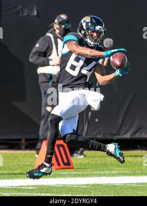 Jacksonville, FL, USA. 27th Dec, 2020. Chicago Bears quarterback Mitchell  Trubisky (10) during 1st half NFL football game between the Chicago Bears  and the Jacksonville Jaguars at TIAA Bank Field in Jacksonville