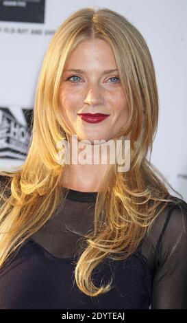 Winter Ave Zoli, FX hosts the season six premiere for Sons of Anarchy