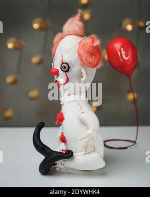 https://l450v.alamy.com/450v/2dywhk4/handmade-toy-from-movie-it-pennywise-the-dancing-clown-and-red-ball-2dywhk4.jpg