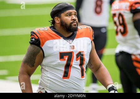 The Bengals signing of defensive tackle Xavier Williams took a full week  due to the pandemic