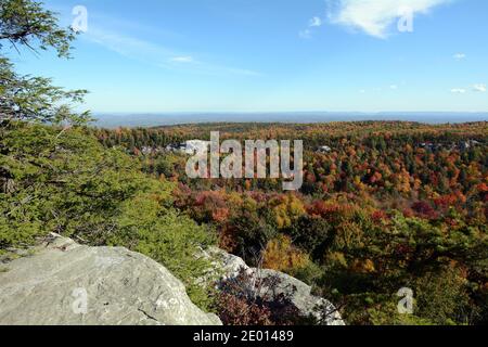 Fall Foliage from a Scenic Viewpoint off the Castle Point Carriage Path in the Shawangunk Mountains of Lake Minnewaska State Park Preserve, New York Stock Photo