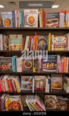 cookbooks on shelves, Barnes and Noble, USA Stock Photo