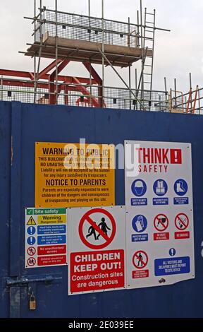 Building site safety signs,property construction, Think Safety,Construction Sites are dangerous,warnings,Dudlows Green,Warrington,Cheshire,England,UK Stock Photo