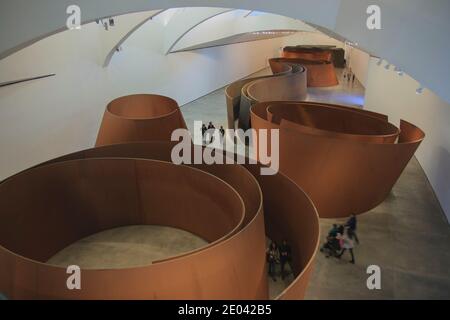 The Matter of Time Richard Serra's 100 m long steel 'Snake' installation. Guggenheim Museum. Stock Photo