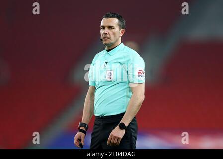 Stoke On Trent, UK. 29th Dec, 2020. referee Dean Whitestone looks on. EFL Skybet Championship match, Stoke City v Nottingham Forest at the Bet365 Stadium in Stoke on Trent on Tuesday 29th December 2020. this image may only be used for Editorial purposes. Editorial use only, license required for commercial use. No use in betting, games or a single club/league/player publications.pic by Chris Stading/Andrew Orchard sports photography/Alamy Live News Credit: Andrew Orchard sports photography/Alamy Live News Stock Photo