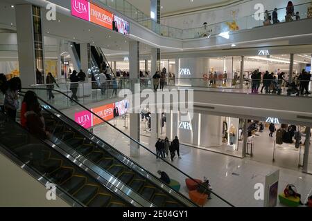 American dream mall new jersey hi-res stock photography and images - Alamy