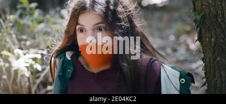 GIRL WITH NO MOUTH, (aka PERI), from left: Denizhan Akbaba, Elif Sevinc