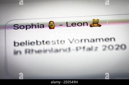 ILLUSTRATION - 29 December 2020, Hessen, Frankfurt/Main: The names Sophia and Leon can be seen on the display of a mobile phone. They are the most popular first names for girls and boys in Rhineland-Palatinate in 2020. This was determined by the North German first name expert Knud Bielefeld, who publishes statistics on this every year. Photo: Frank Rumpenhorst/dpa