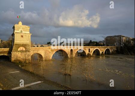 Rome. Italy. Milvian Bridge (Ponte Milvio), crosses the Tiber river (Fiume Tevere) in northern Rome and was the site of the famous Battle of the Milvi Stock Photo