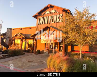 Twin Peaks Restaurants: Scratch American Food, Draft Beer & Live Sports