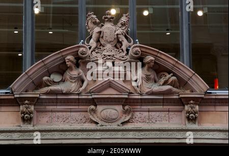 Coat of arms and supporters on the Frasers store in Glasgow Stock Photo