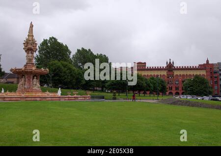 The Doulton Fountain and Templetons on the Green Glasgow Stock Photo