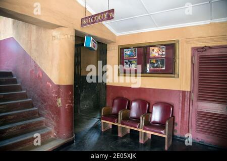 Pics show: Old cinema in Sri Lanka.Regal cinema in Negombo which is 90 years old and one of the oldest in Sri Lanka.  The cinema still employs two ful Stock Photo