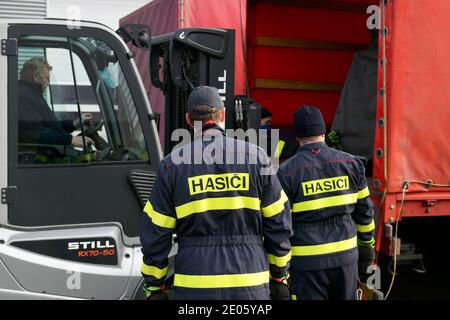 Zbiroh, Czech Republic. 30th Dec, 2020. The Czech Republic send equipment worth about five million crowns to Croatia hit by an earthquake. Firefighters were preparing equipment in Zbiroh, Czech Republic, December 30, 2020. Credit: Miroslav Chaloupka/CTK Photo/Alamy Live News Stock Photo