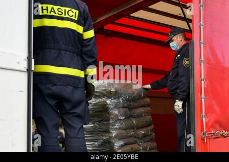 Zbiroh, Czech Republic. 30th Dec, 2020. The Czech Republic send equipment worth about five million crowns to Croatia hit by an earthquake. Firefighters were preparing equipment in Zbiroh, Czech Republic, December 30, 2020. Credit: Miroslav Chaloupka/CTK Photo/Alamy Live News Stock Photo