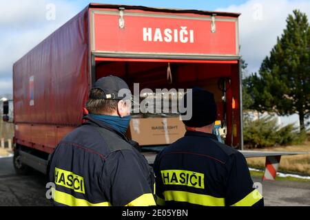 Zbiroh, Czech Republic. 30th Dec, 2020. The Czech Republic send equipment worth about five million crowns to Croatia hit by an earthquake. Firefighters were preparing equipment in Zbiroh, Czech Republic, December 30, 2020. Credit: Miroslav Chaloupka/CTK Photo/Alamy Live News Stock Photo