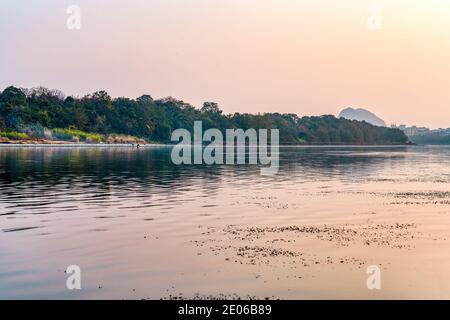 Sunset scenery by the Li River in Guilin, Guangxi Stock Photo