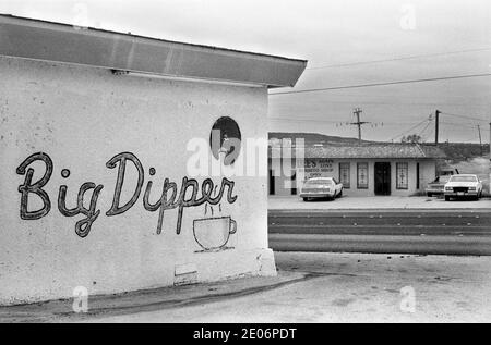 Dig Dipper and Dees Agape Love Burrito Shop, Snyder, Texas 1999. 1990s USA. Dig Dipper typical all American fast food resturant and the Christian cafe across the road selling typical Mexican fast food. HOMER SYKES Stock Photo