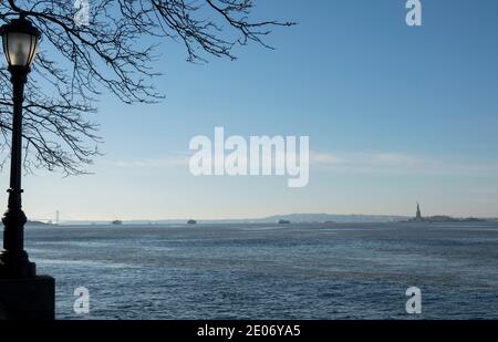 New York, USA, December 2020. Landscape view during winter towards New York Harbor and Staten Island from Downtown Manhattan. Stock Photo