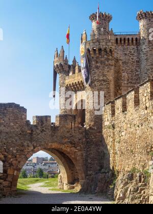 Bridge, gate and moat of the 12th century Templar Castle (Castillo de los Templarios) - Ponferrada, Castile and Leon, Spain Stock Photo