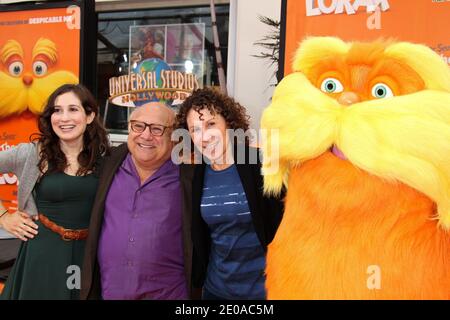 Lucy DeVito, daughter of Danny DeVito and Rhea Perlman, walks the red ...