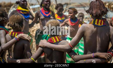 Dassanetch girls, dance, Omo valley, Ethiopia Stock Photo