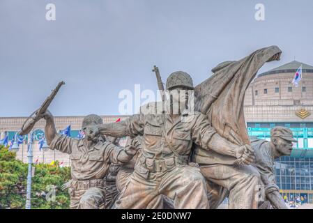 Statue of soliders in front of the War Memorial of Korea in Seoul, Republic of Korea Stock Photo