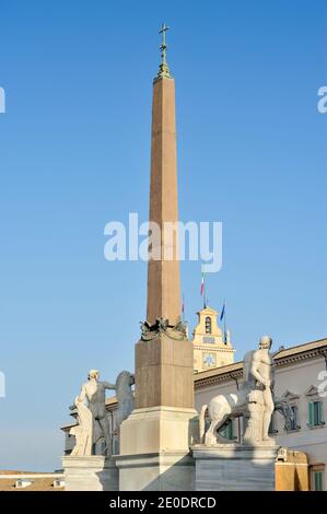 Italy, Rome, fountain of Monte Cavallo with the statues of Castor and Pollux, obelisk and Quirinal palace Stock Photo