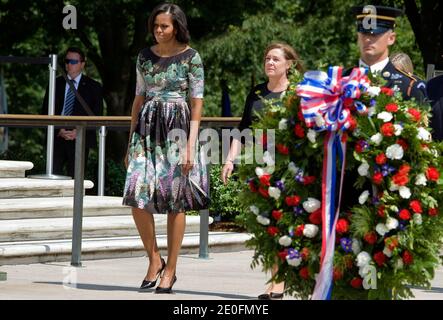 First Lady Michelle Obama attends a wreath laying ceremony at the Tomb of the Unknown Soldier in honor of Memorial Day at Arlington National Cemetery in Virginia, USA, on May 28, 2012. Photo by Kristoffer Tripplaar/Pool/ABACAPRESS.COM Stock Photo