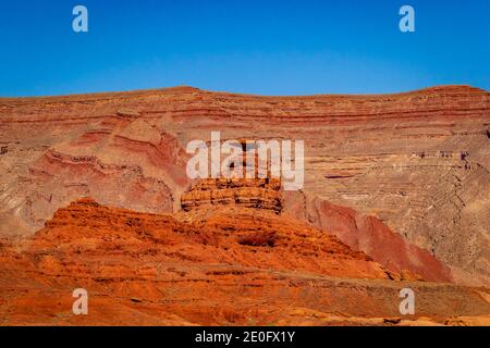 Mexican Hat Rock Formation is the curiously sombrero-shaped rock in southern Utah. Stock Photo